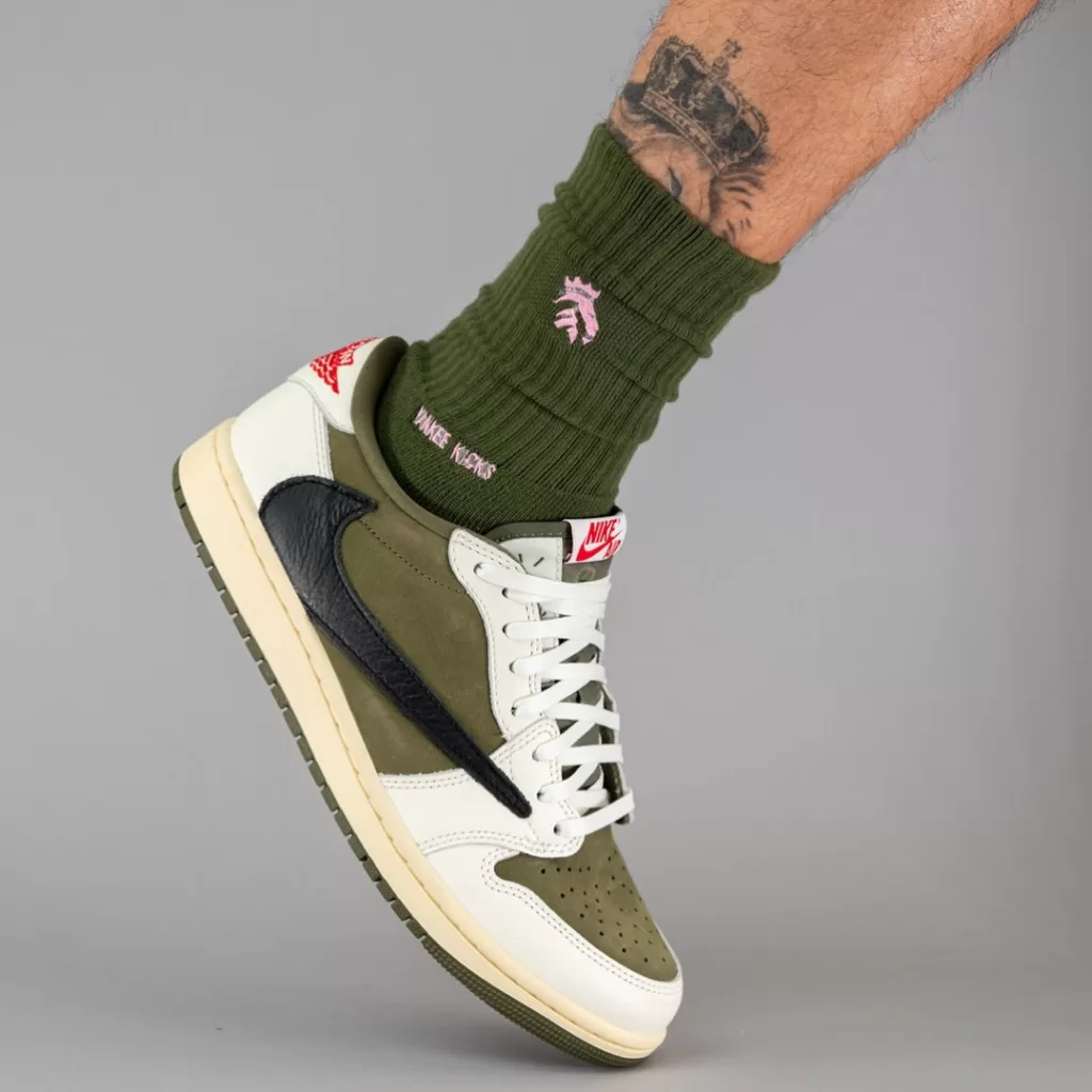 travis scott x air jordan 1 low medium olive 10