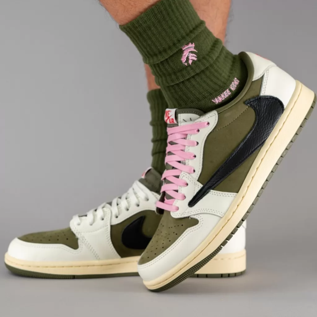 travis scott x air jordan 1 low medium olive 2