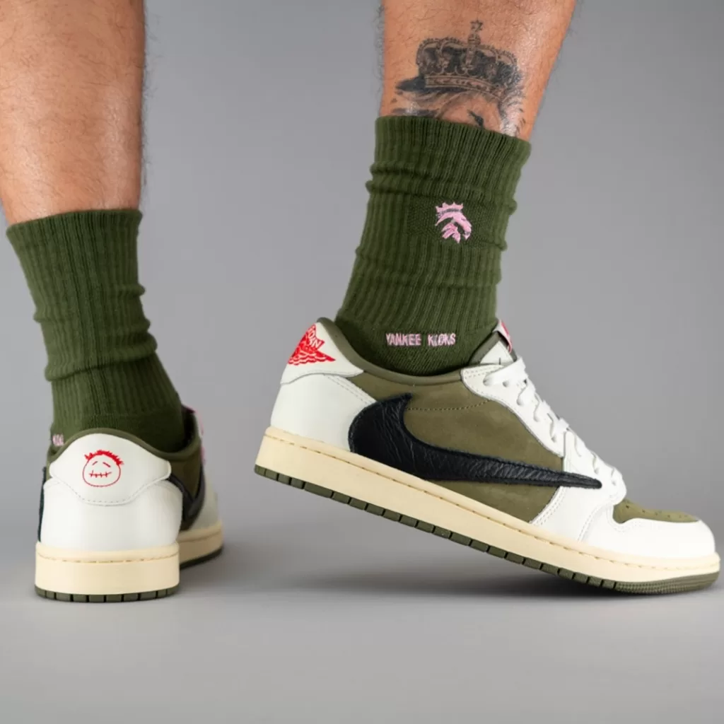 travis scott x air jordan 1 low medium olive 5