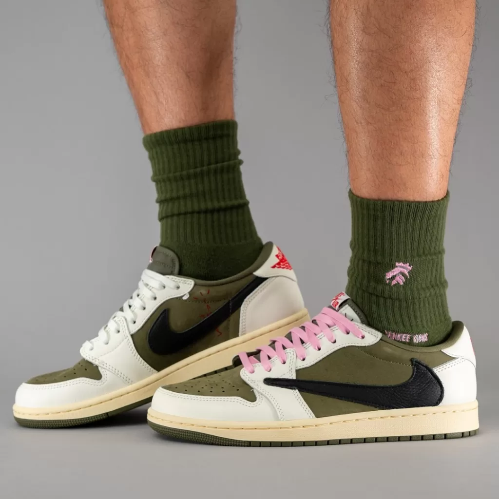 travis scott x air jordan 1 low medium olive 9